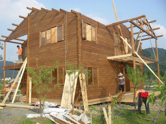 木结构木屋实物的质感 - 江西匠语木结构工程有限公司